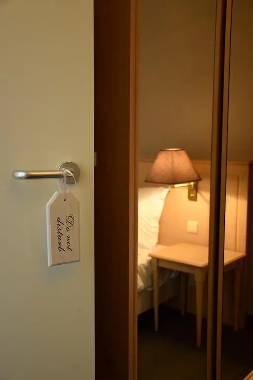 Aparthotel Axl Flathotel Continental Stay Ixelles 3*, Brussel België